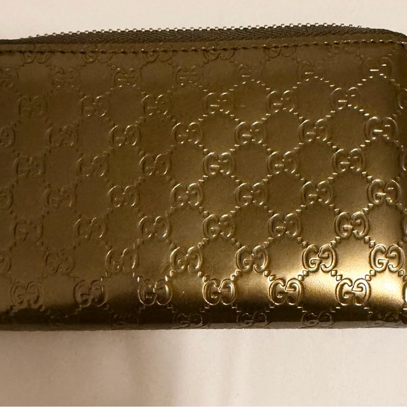 Authentic Gucci Gold Embossed Small Wallet - Picture 2 of 3